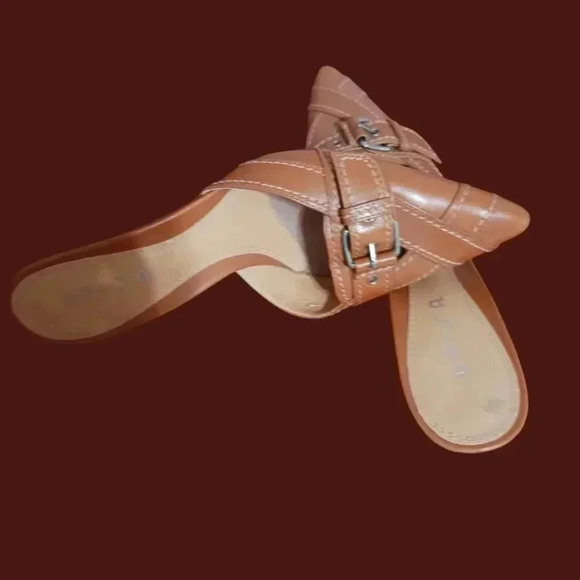 Unisa toe open back pump short kitten heels camel color size 5.5 - Picture 7 of 8